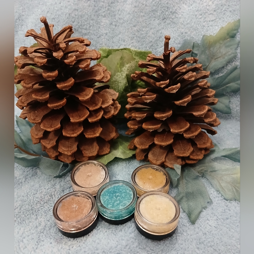 NWT Hancrafted Men's All Natural Essentila Ois Body Scrubs, 5 Pk. Sampler.